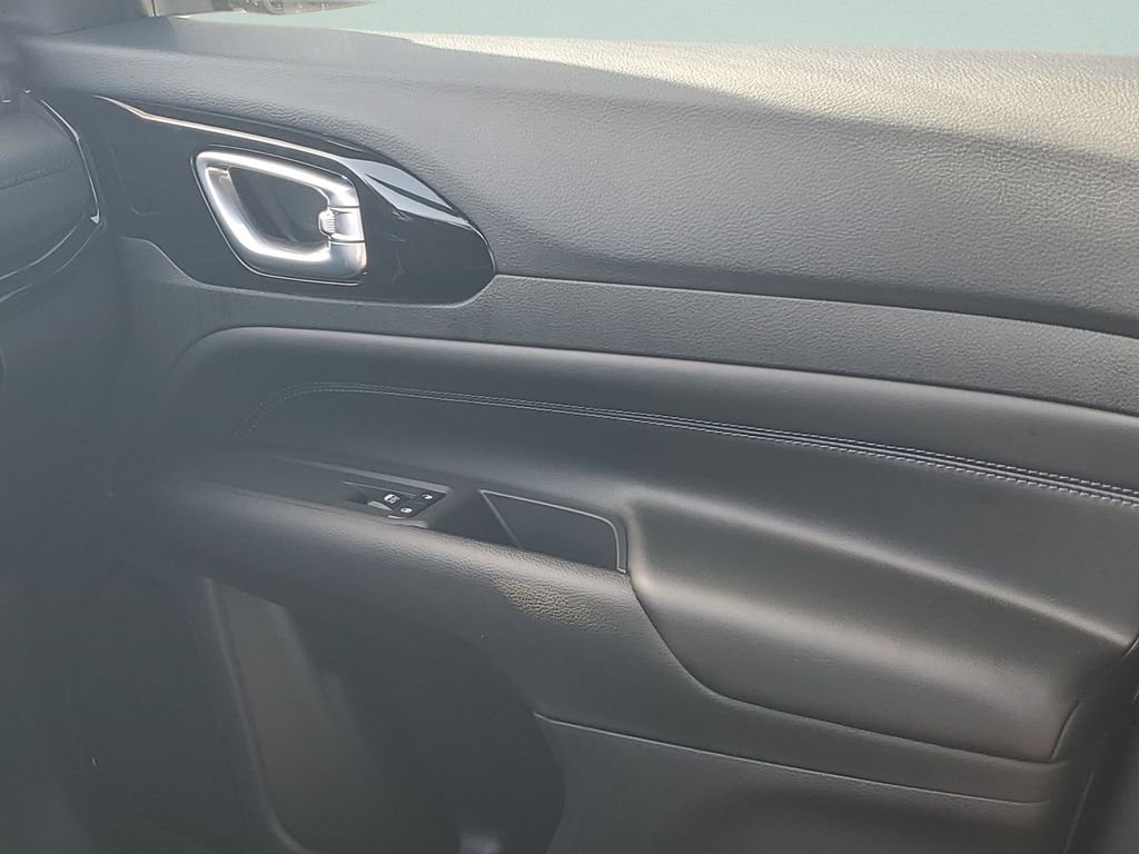 New 2026 Sting-Gray Clearcoat Jeep Latitude image 16