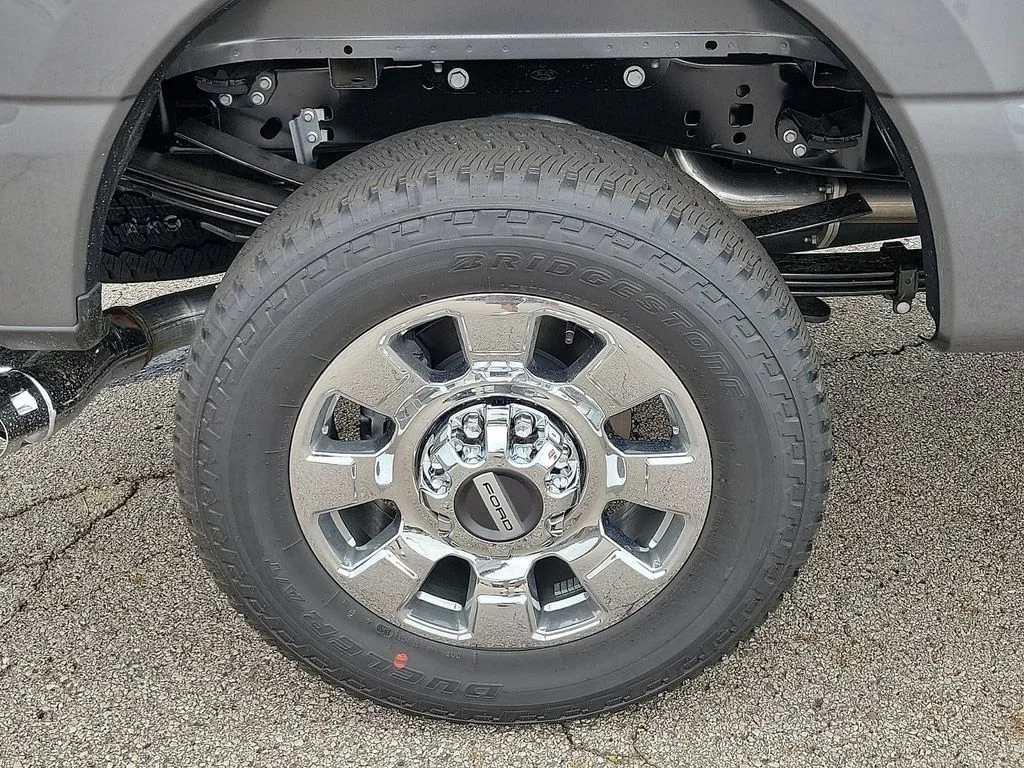 New 2026 Carbonized Gray Metallic Ford F-350® Lariat® image 7