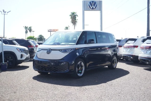 2025 Volkswagen ID. Buzz Pro S Plus 4Motion's photo