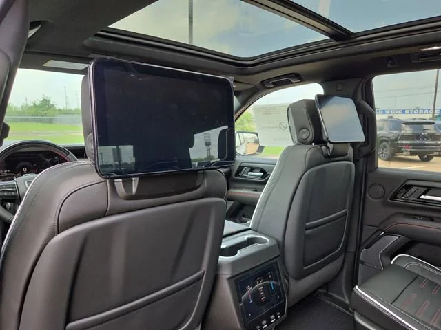 2026 GMC Yukon AT4 Ultimate - Photo 17