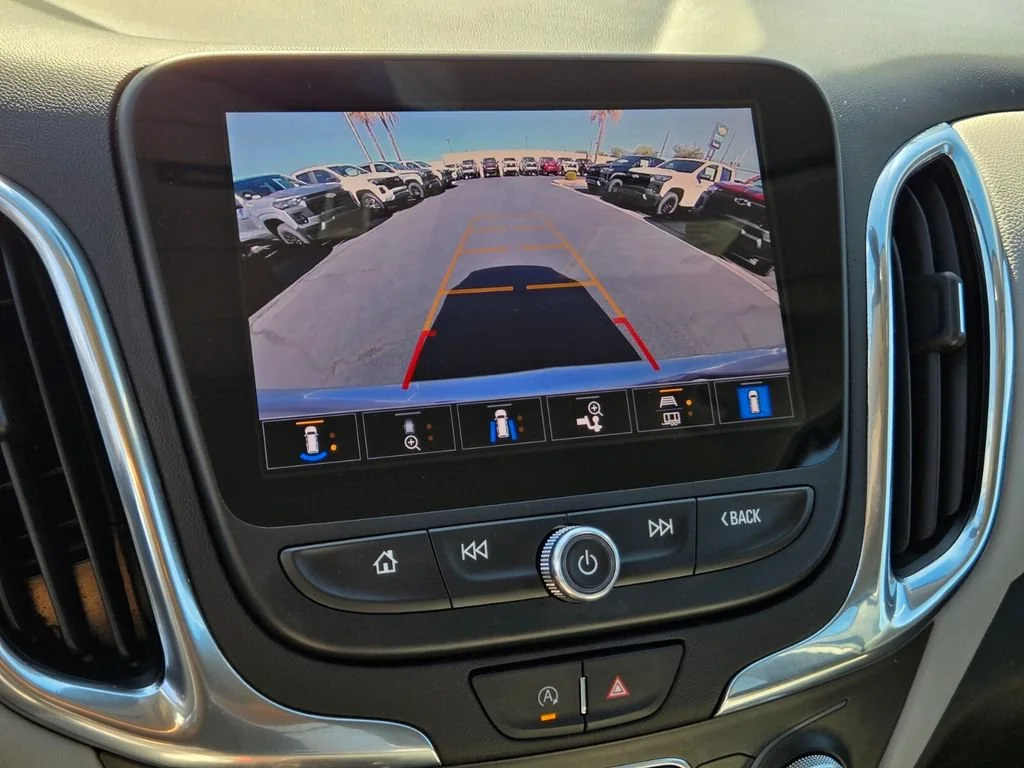 Used 2022 Silver Ice Metallic Chevrolet LT image 22
