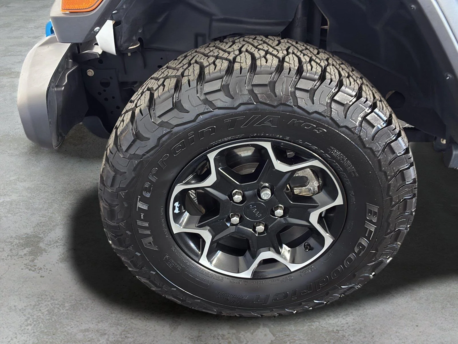 Used 2021 Bright White Clearcoat Jeep Unlimited Rubicon image 11