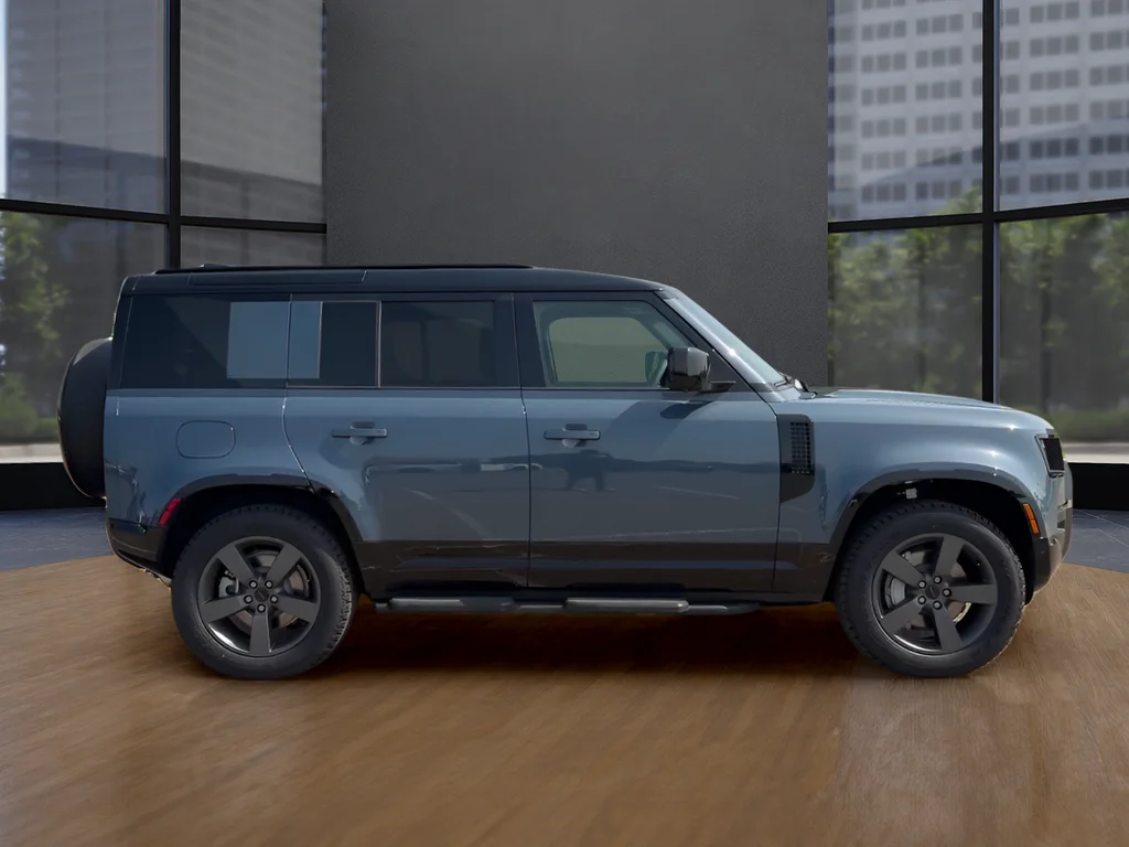 New 2026 Blue Land Rover X-Dynamic SE image 4