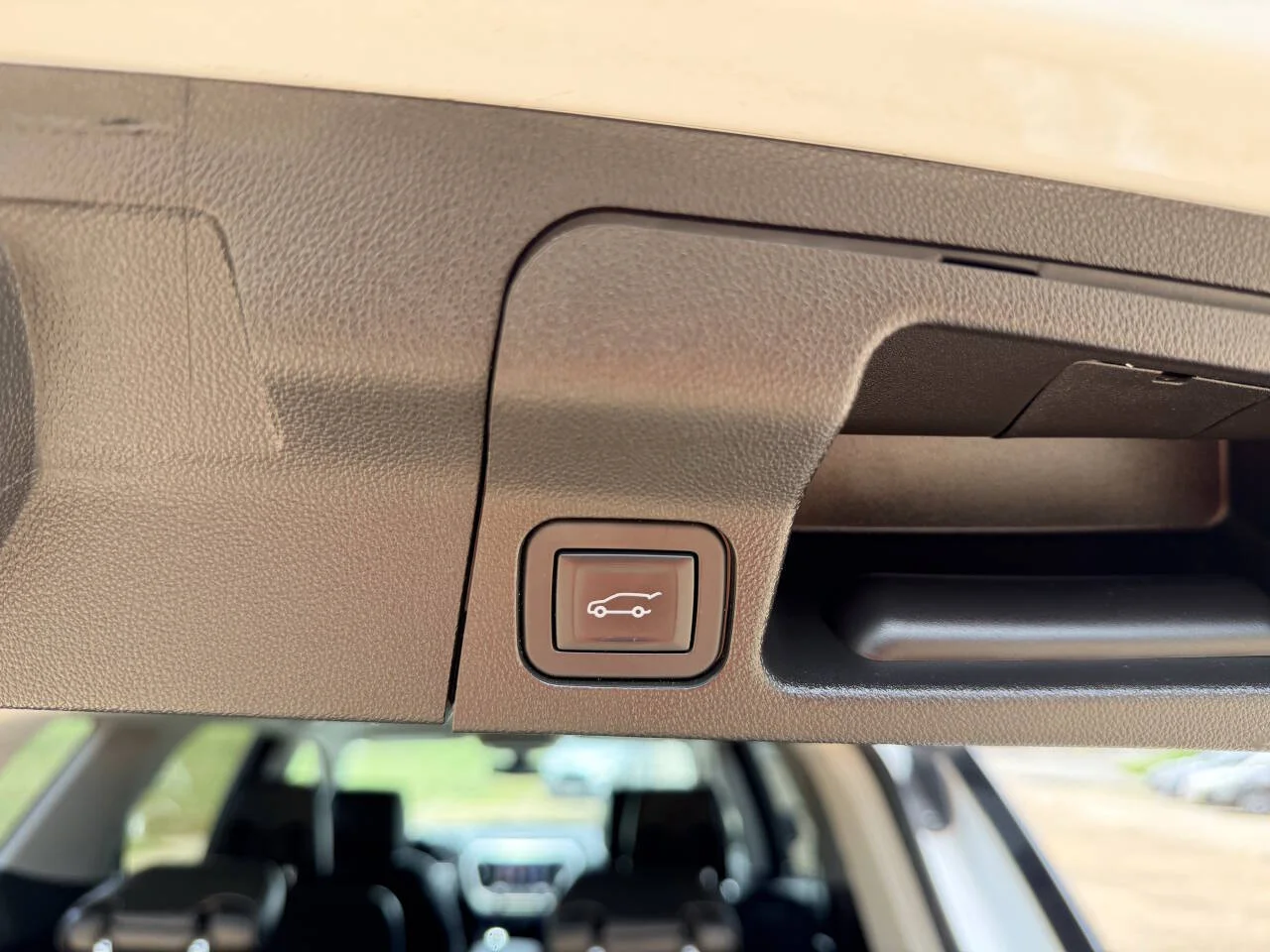 Used 2019 White GMC SLT 1 4dr SUV image 26