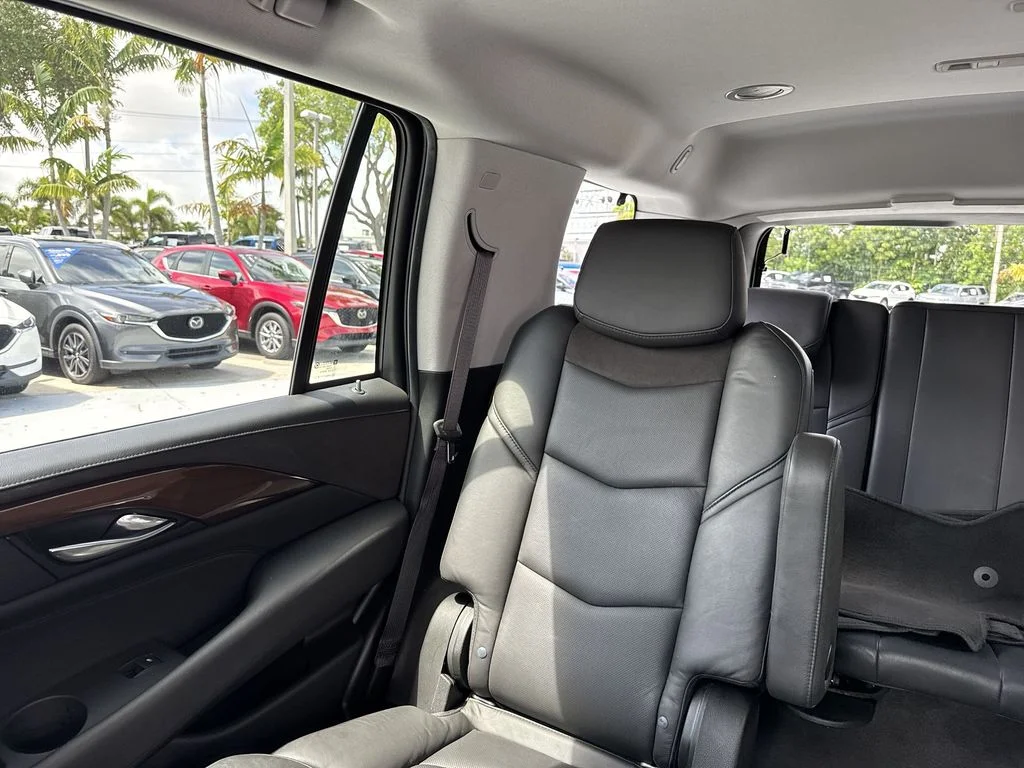 Used 2020 Black Raven Cadillac Luxury image 17