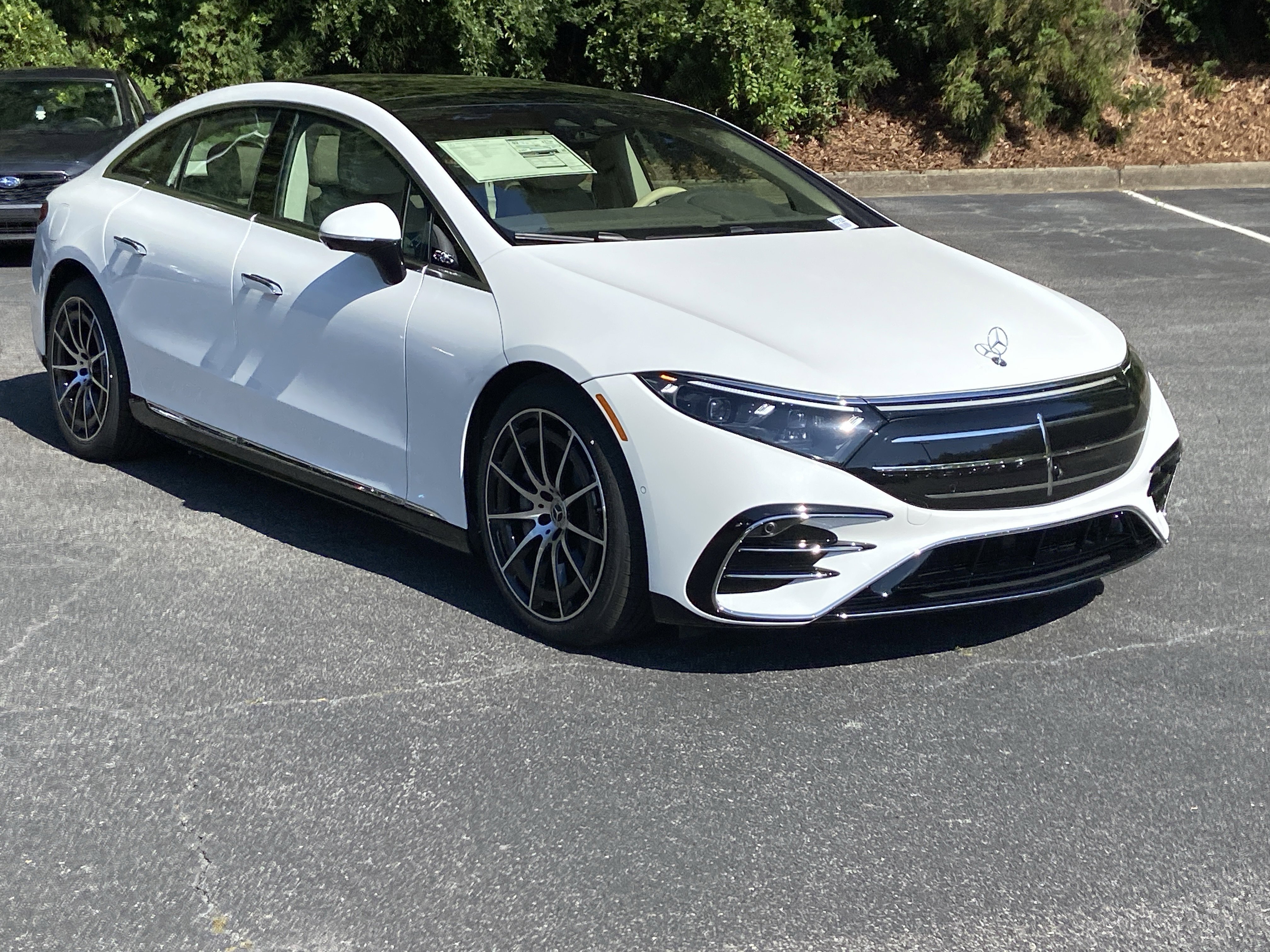 New 2026 MANUFAKTUR Moonlight White Metallic Mercedes-Benz EQS 450 4MATIC® Sedan image 4