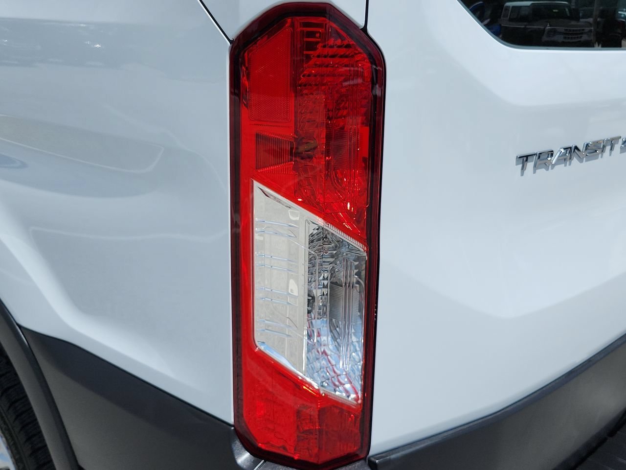 Used 2025 Oxford White Ford Base image 7