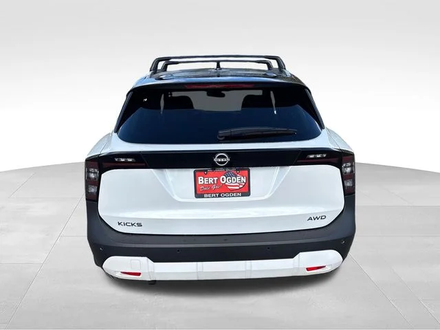 New 2027 Aspen White TriCoat / Super Black Two-tone Nissan SR image 6