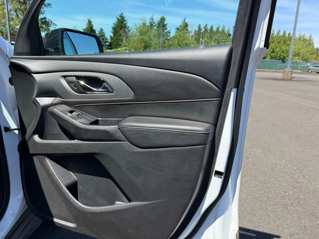 Used 2020 Summit White Chevrolet LS image 23