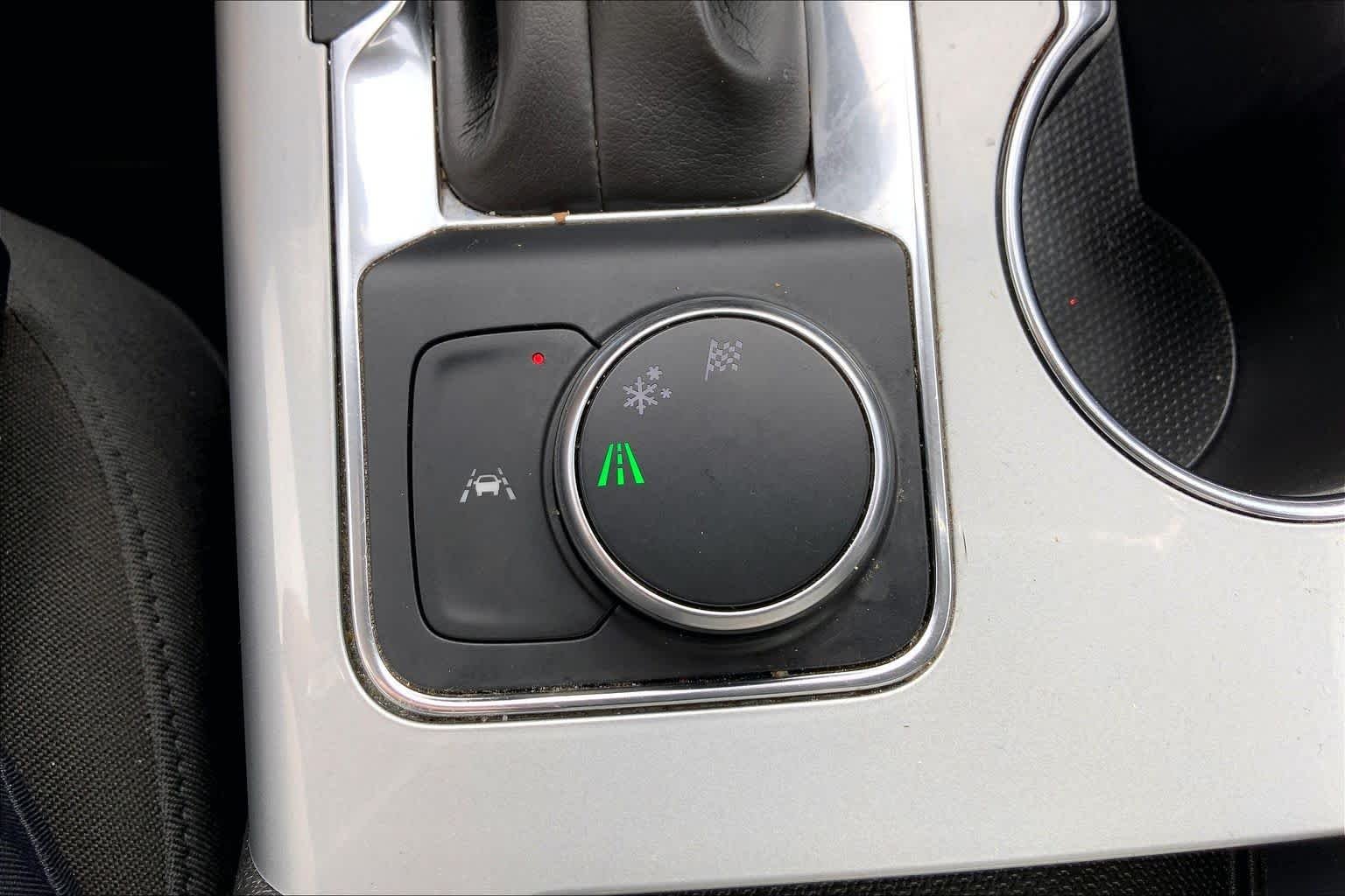 Used 2023 Iridescent Pearl Tricoat Chevrolet LT image 35