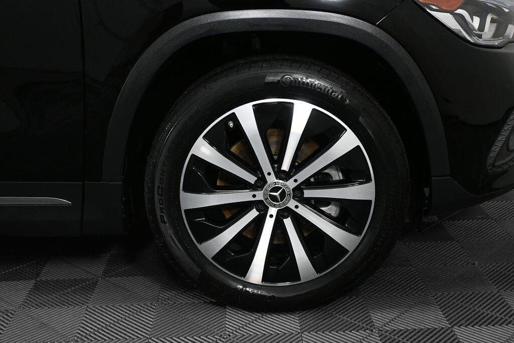 Used 2022 Cosmos Black Metallic Mercedes-Benz GLA 250 image 37