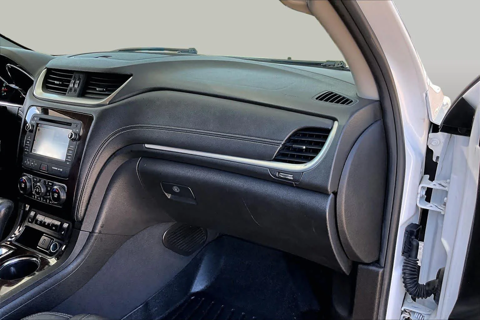 Used 2016 Summit White Chevrolet LT image 19