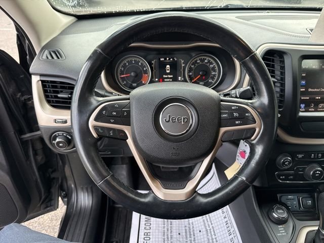 Used 2015 Black Jeep Latitude image 22