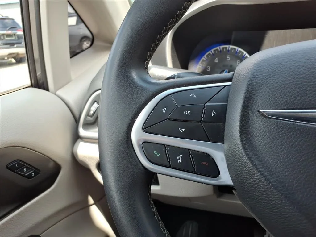 Used 2023 Gray Chrysler Touring L image 20