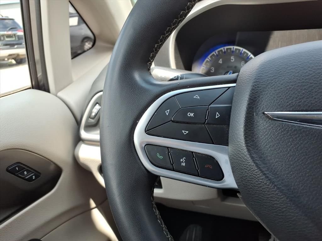 Used 2023 Gray Chrysler Touring L image 20