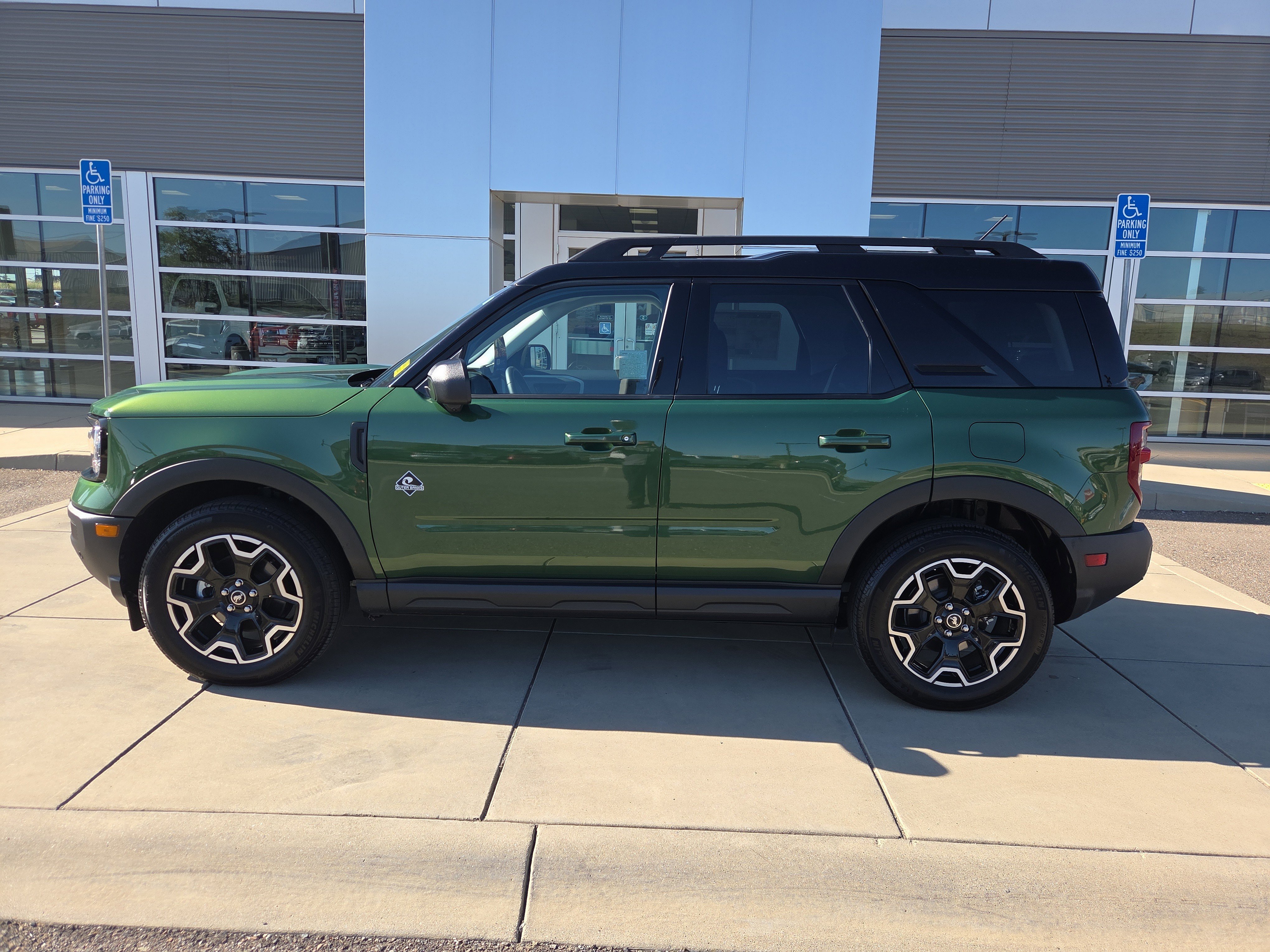 2025 Ford Bronco Sport Outer Banks - Photo 2