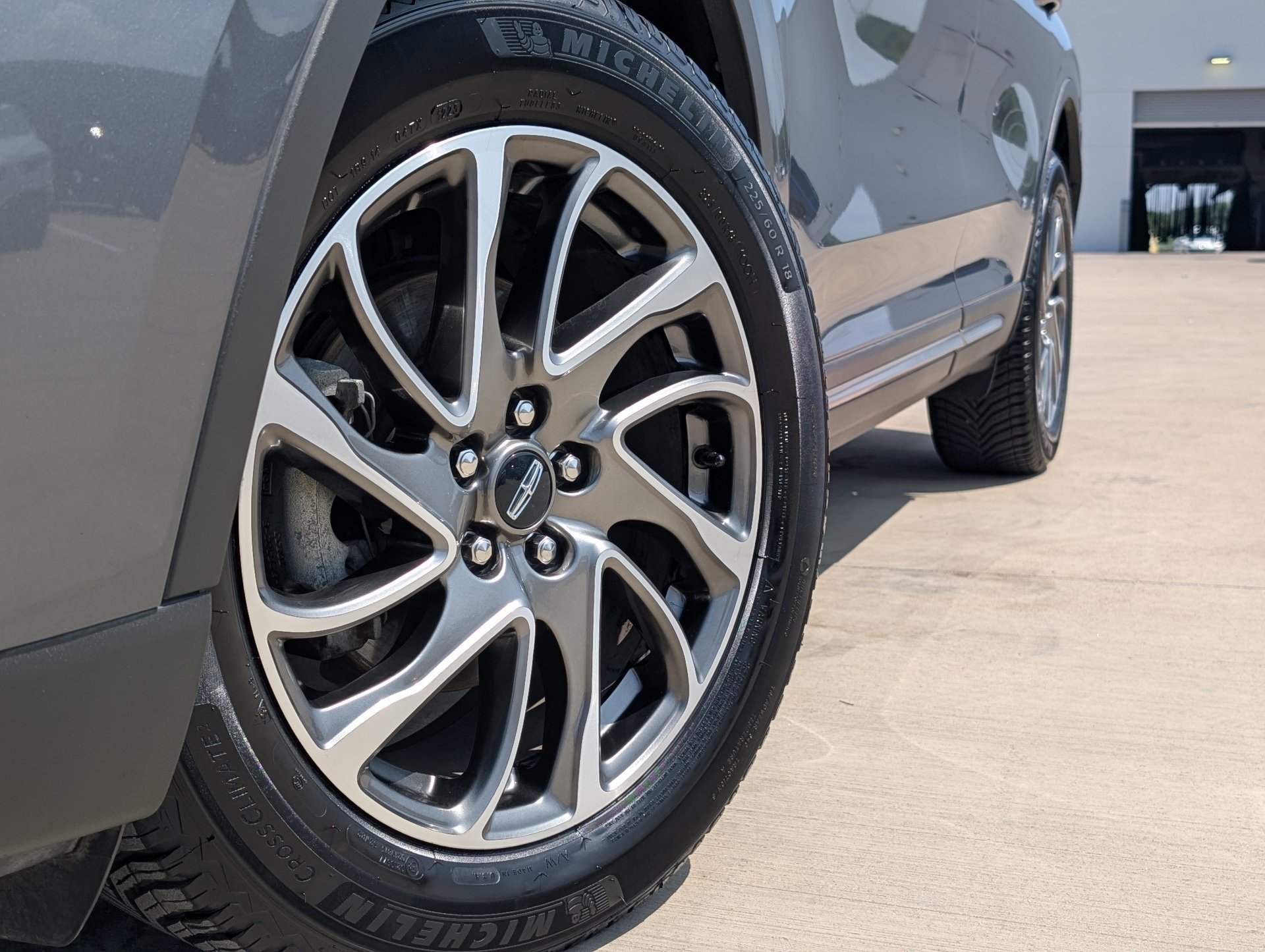 Used 2021 Gray Lincoln Standard image 2
