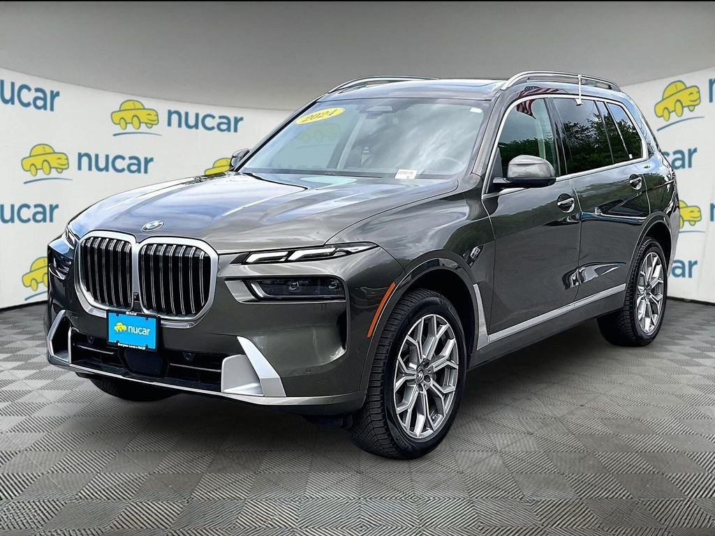 Used 2024 Green BMW xDrive40i image 3