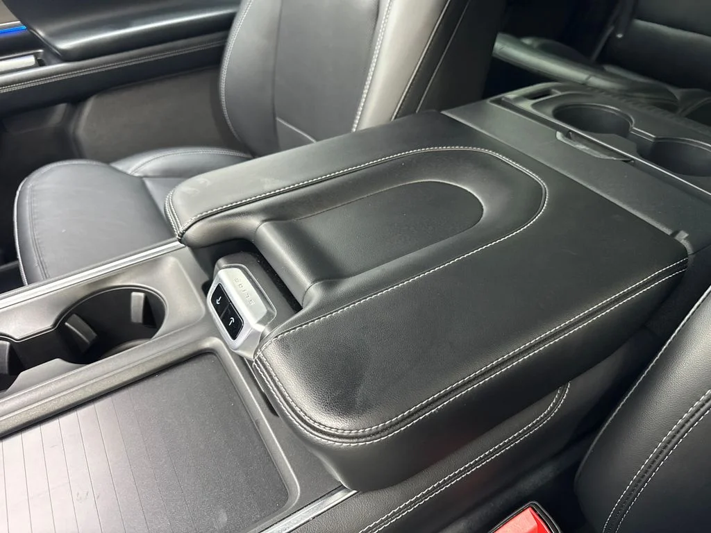 Used 2025 Silver Ford Platinum image 74