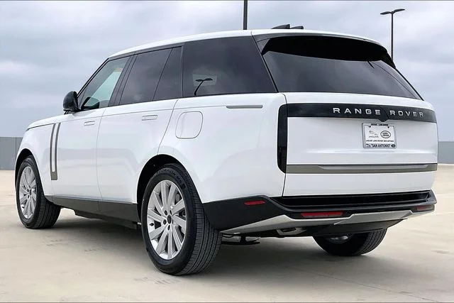 New 2026 White Land Rover SE image 3