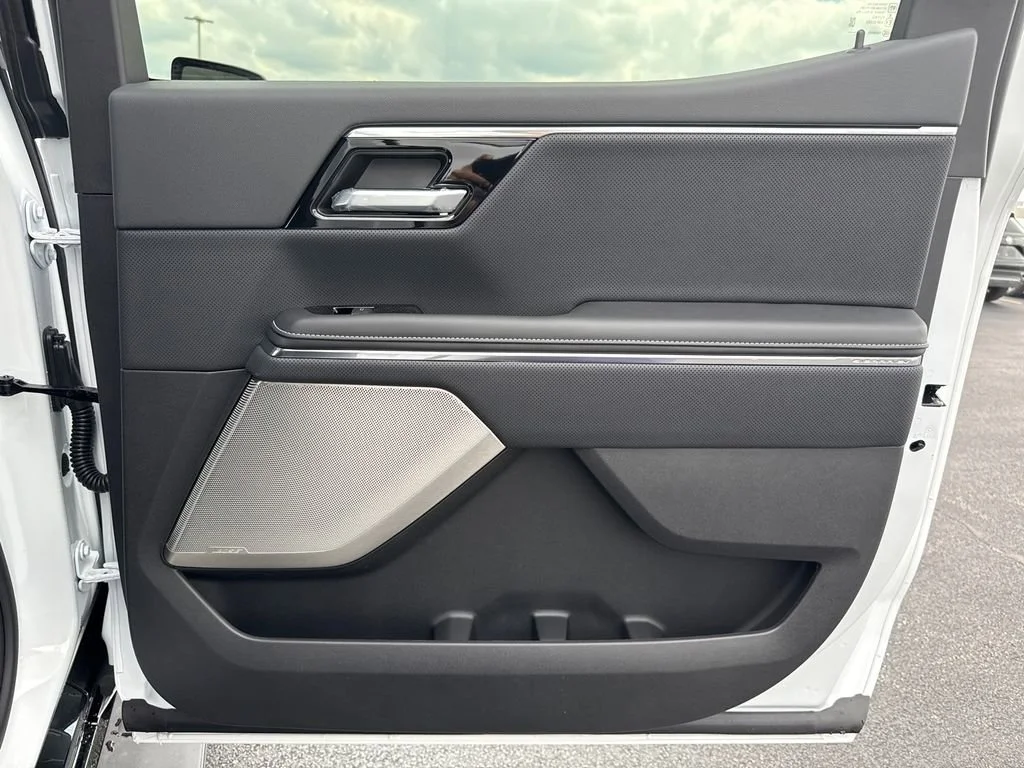 2025 GMC Sierra EV Denali - Photo 39