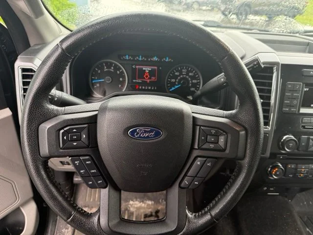 Used 2015 Magnetic Metallic Ford XLT image 10