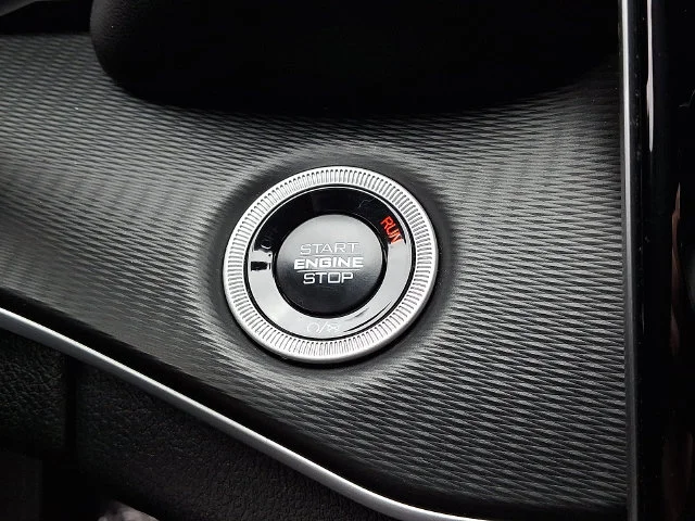 Used 2025 Black Jeep Laredo image 24