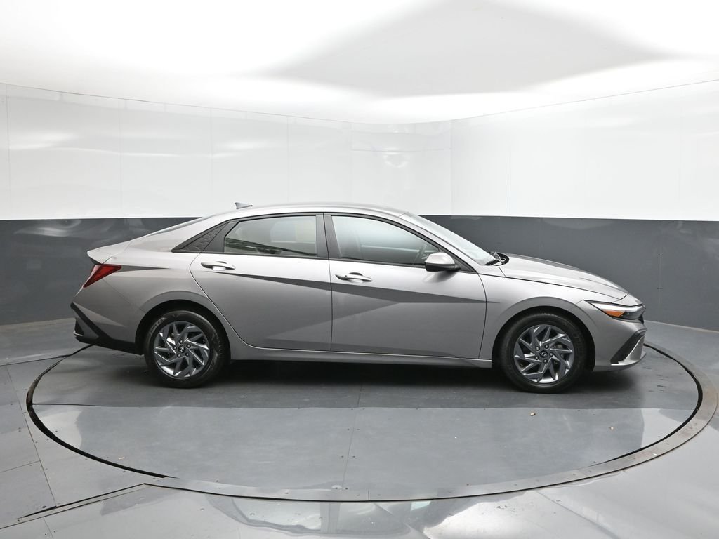 Used 2024 Silver Hyundai SEL image 15
