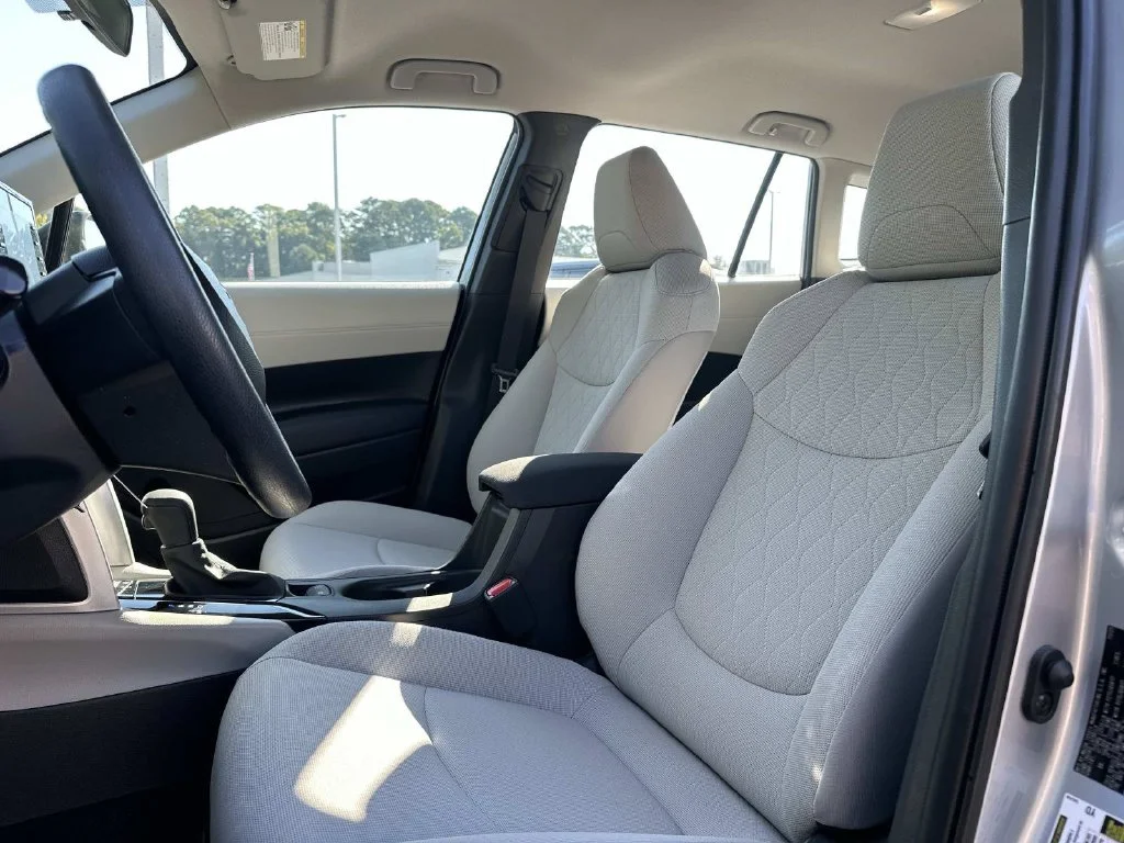 Certified Used 2022 Silver Toyota L image 23