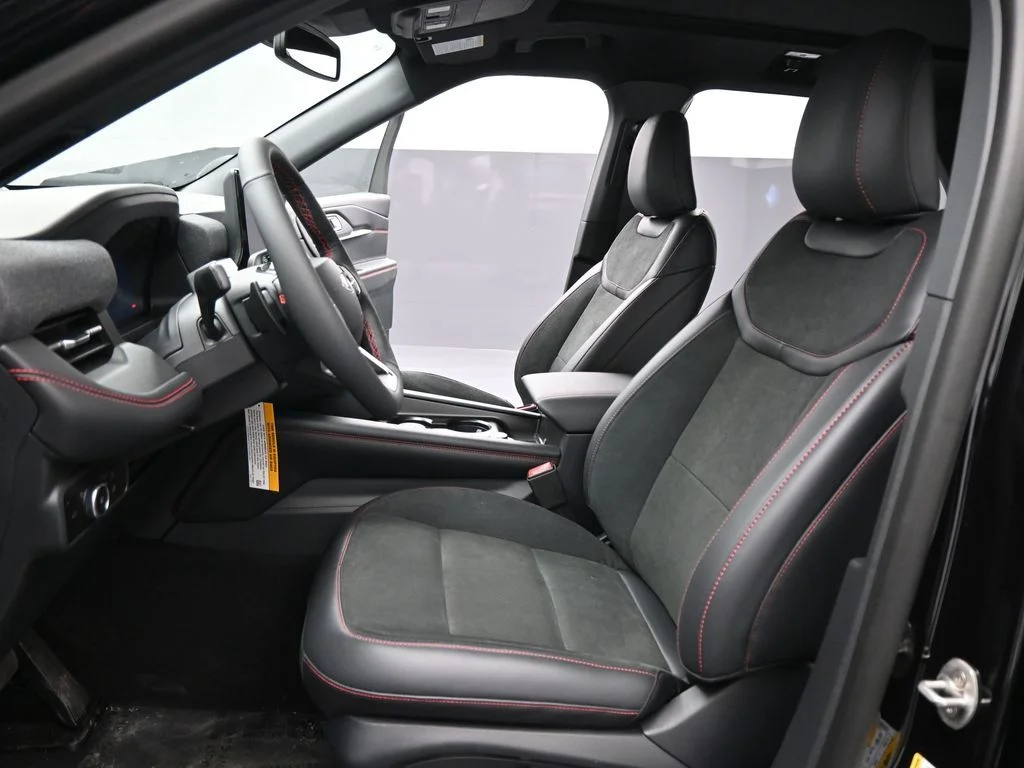 New 2026 Agate Black Metallic Ford ST image 9