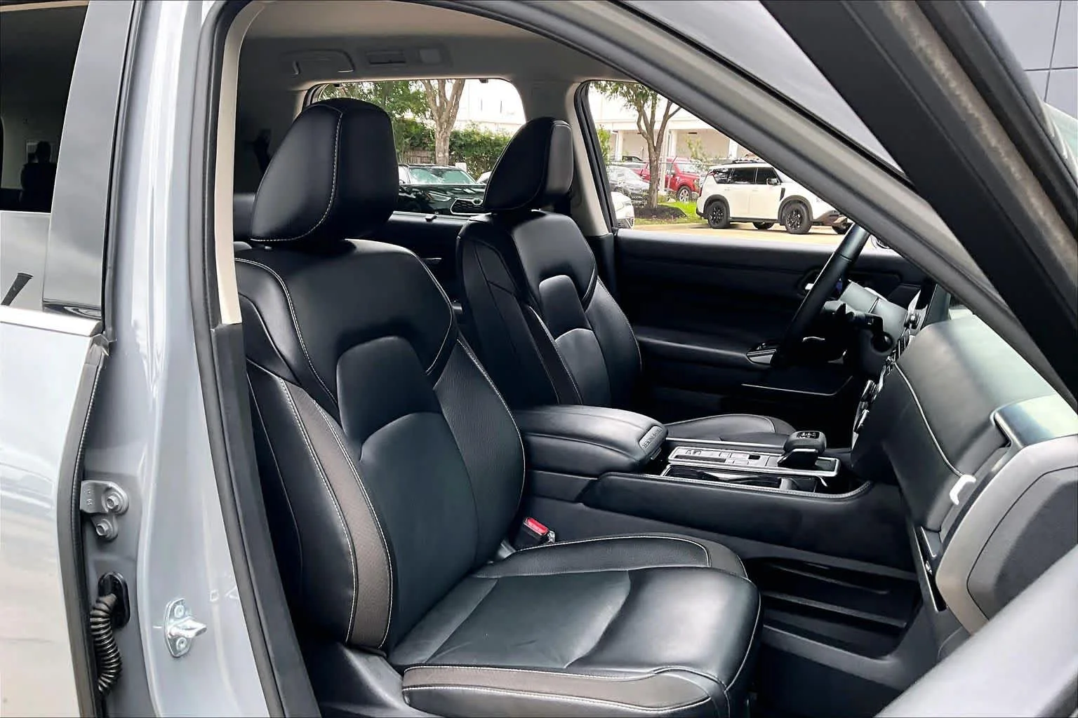 Used 2023 Solid Gray/Super Black Nissan SL image 9