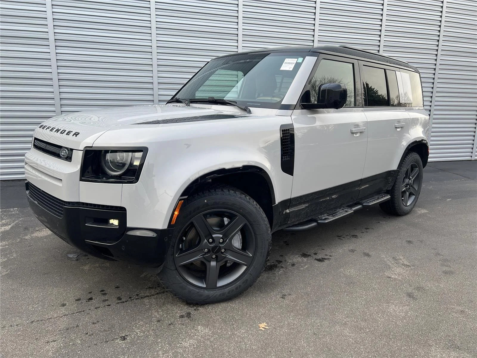 2026 Land Rover Defender 110 X-Dynamic SE P400's photo
