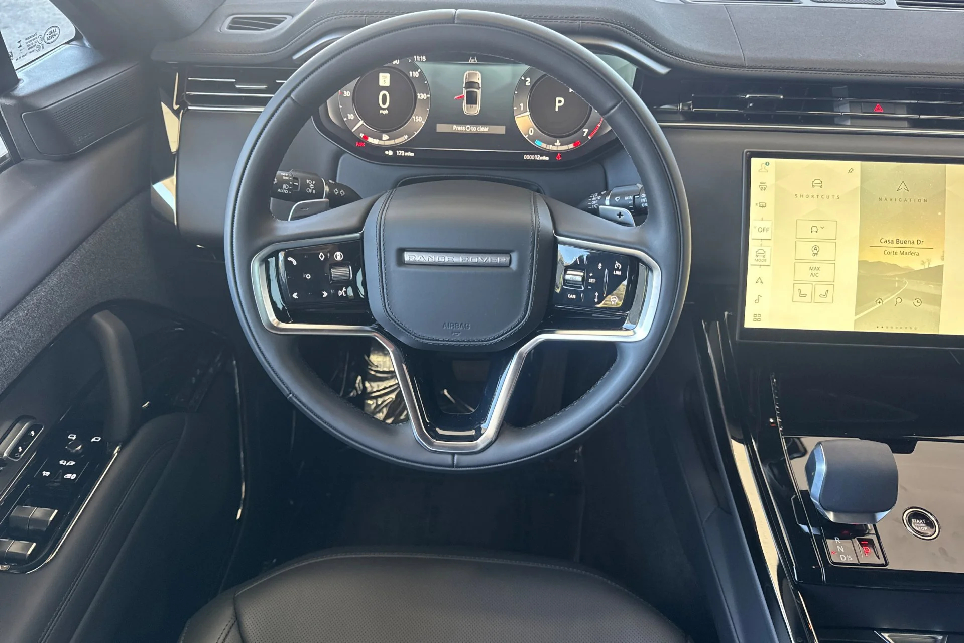 New 2026 SANTORINI BLACK Land Rover SE image 16