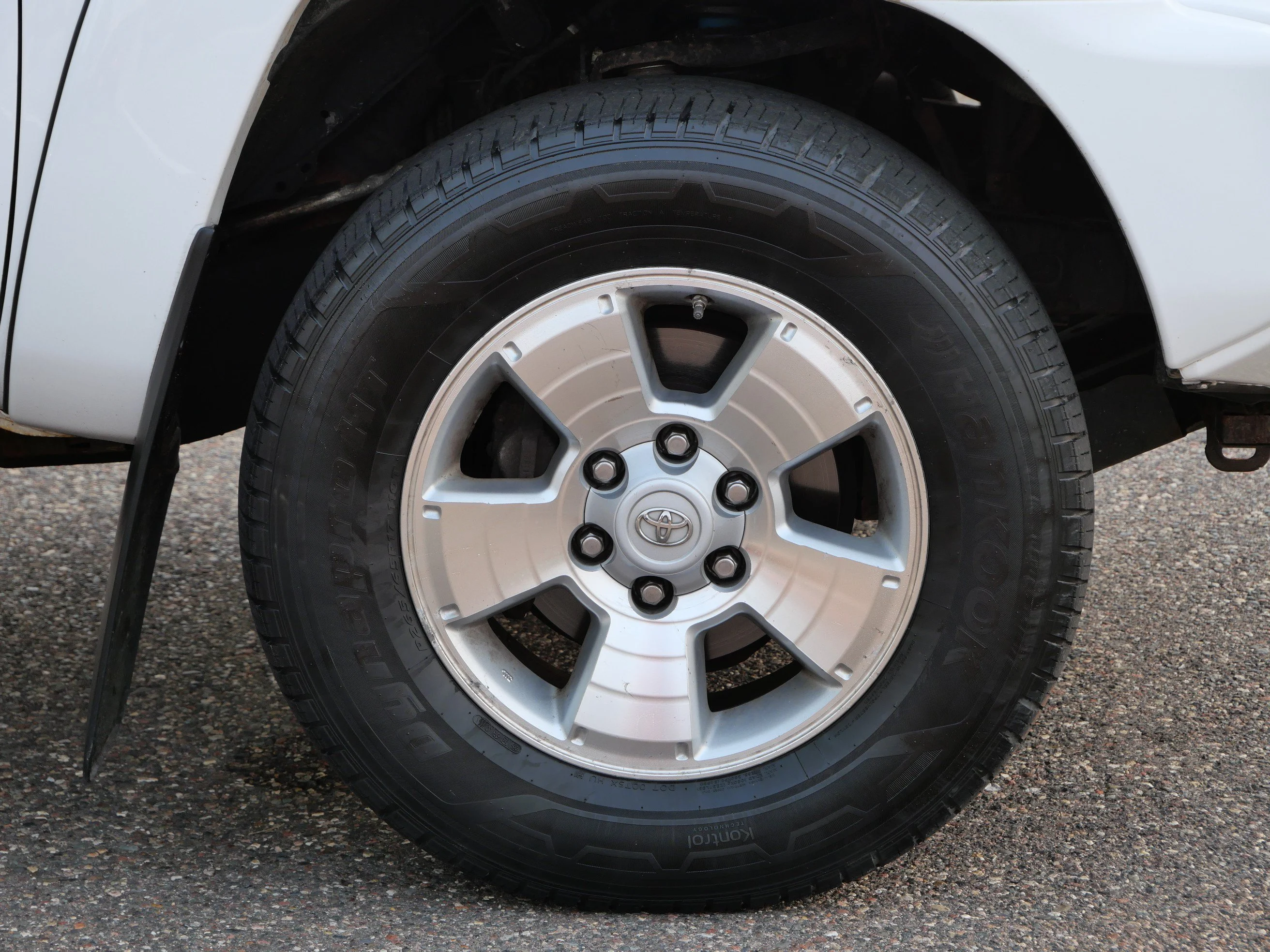 Used 2012 Super White Toyota 4WD Double Cab LB V6 AT image 8