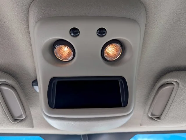 Used 2006 Gray Chevrolet LT image 18