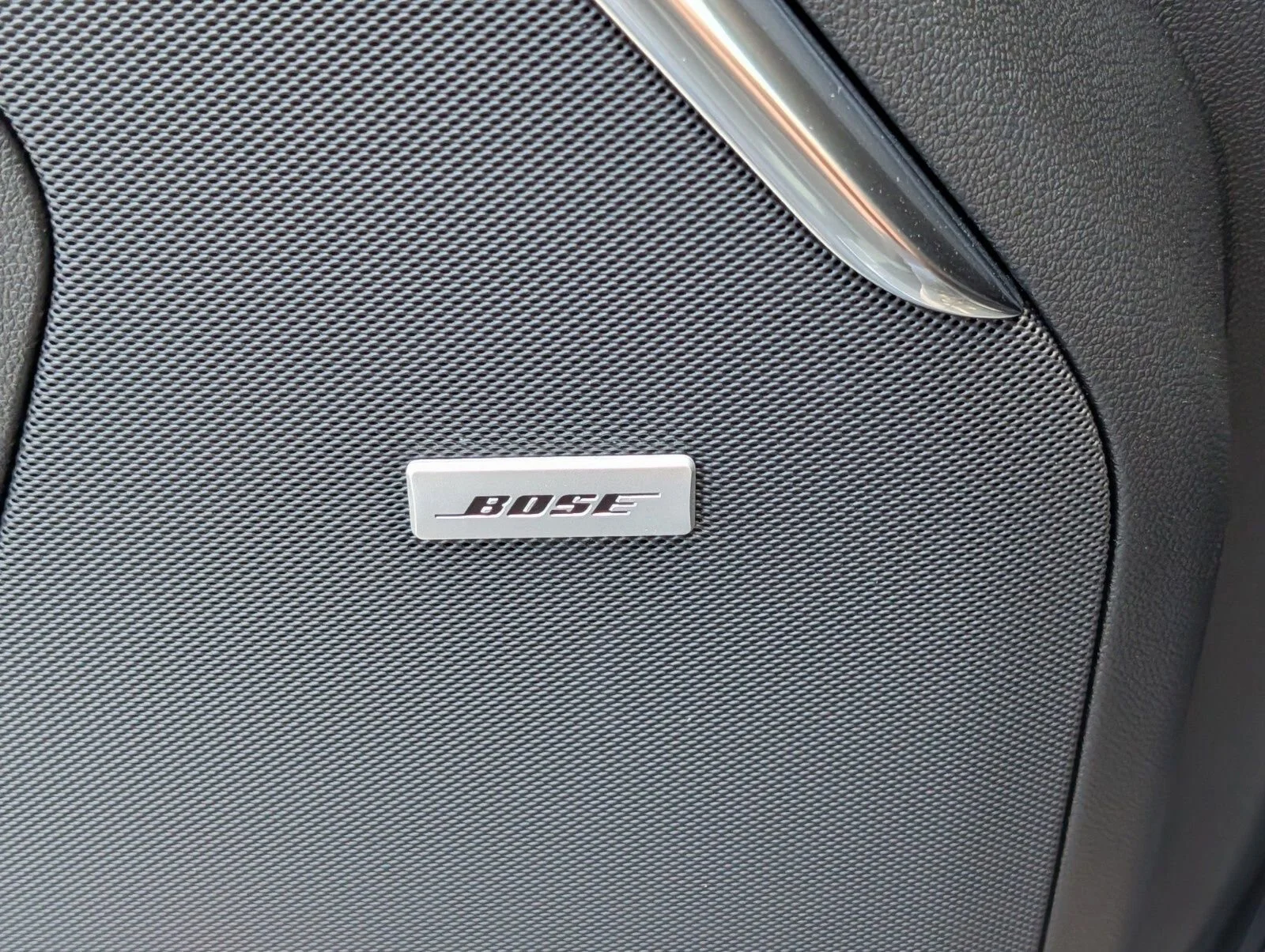 2026 GMC Yukon Denali - Photo 14