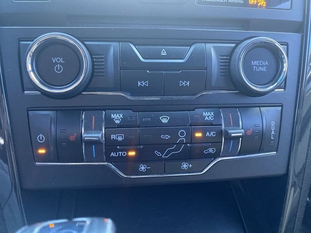Used 2017 White Ford XLT image 19