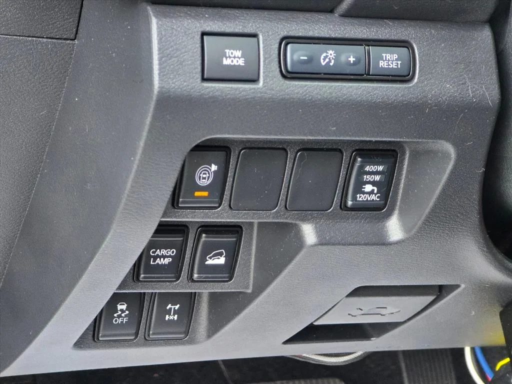 Used 2023 Black Nissan PRO-4X image 8
