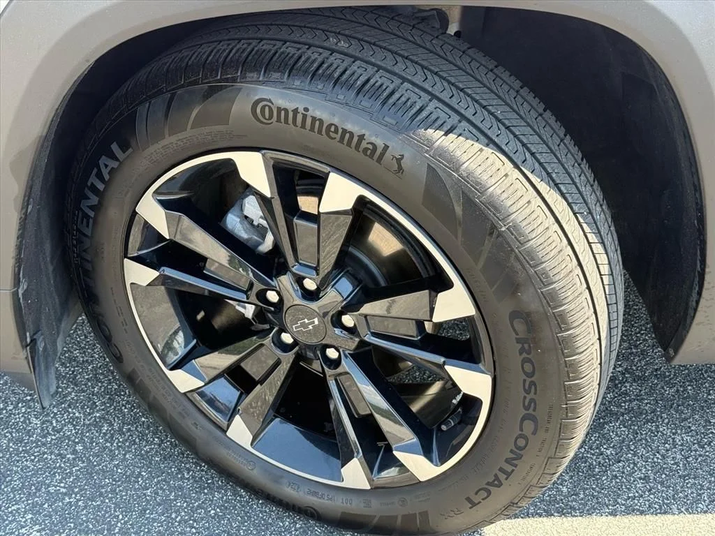 Certified Used 2025 Beige Chevrolet RS image 14