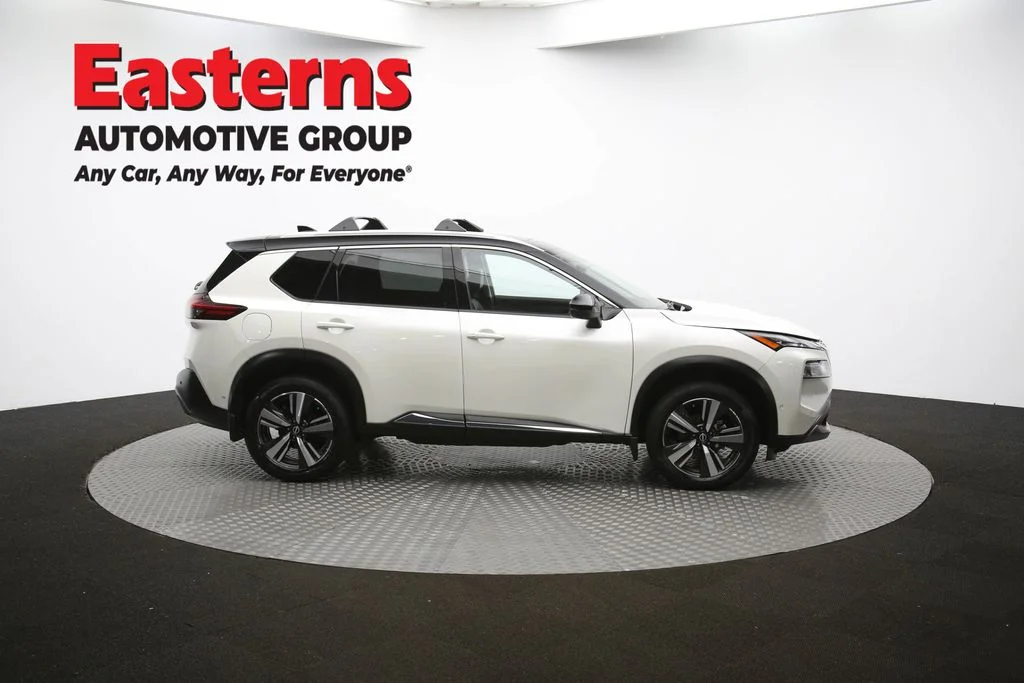 Used 2023 White Nissan SL image 49