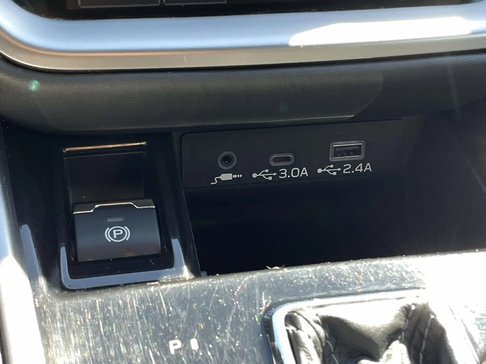 Used 2025 Ice Silver Metallic Subaru Premium image 19