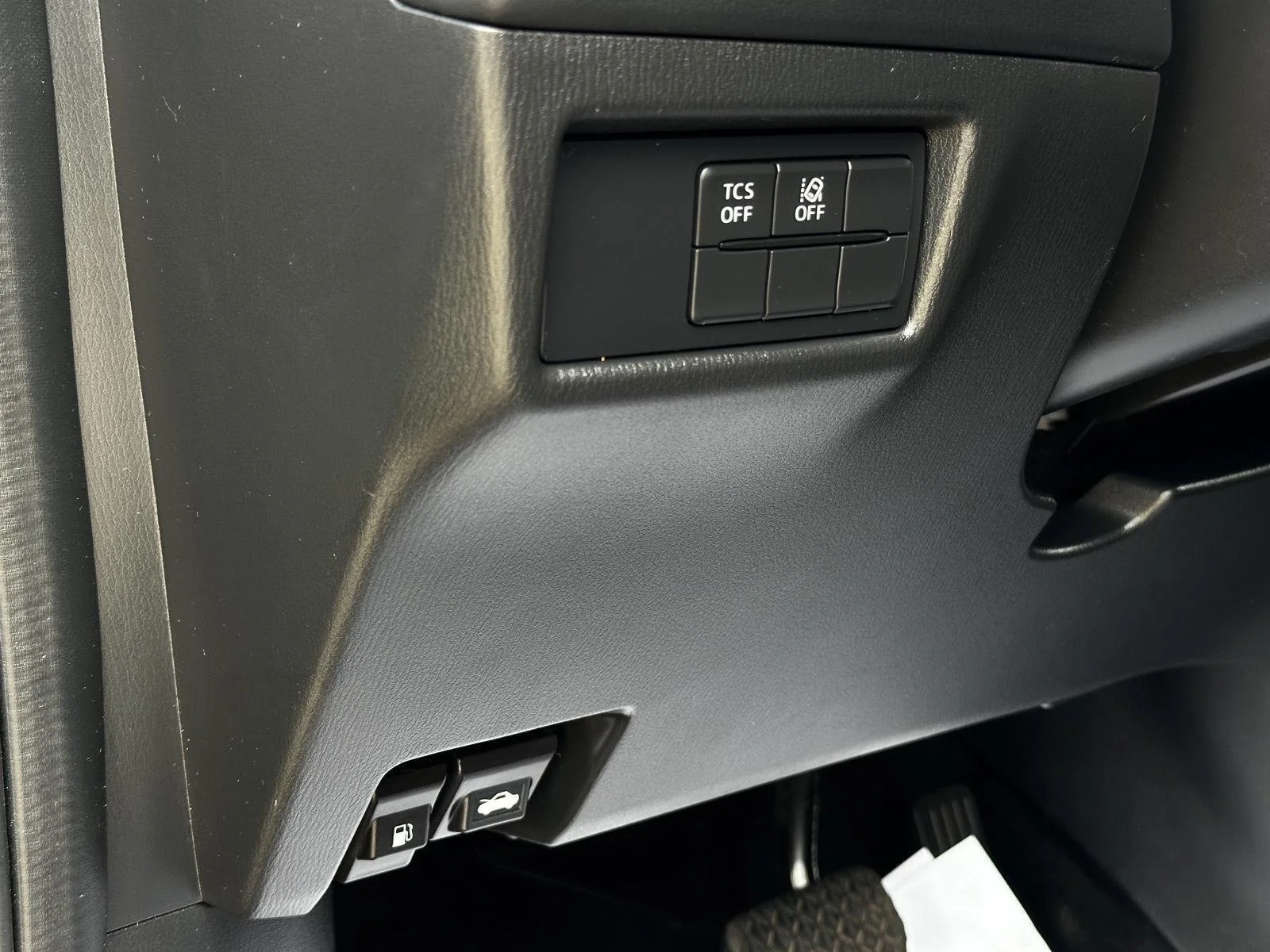 Used 2018 Machine Gray Metallic Mazda Touring image 12