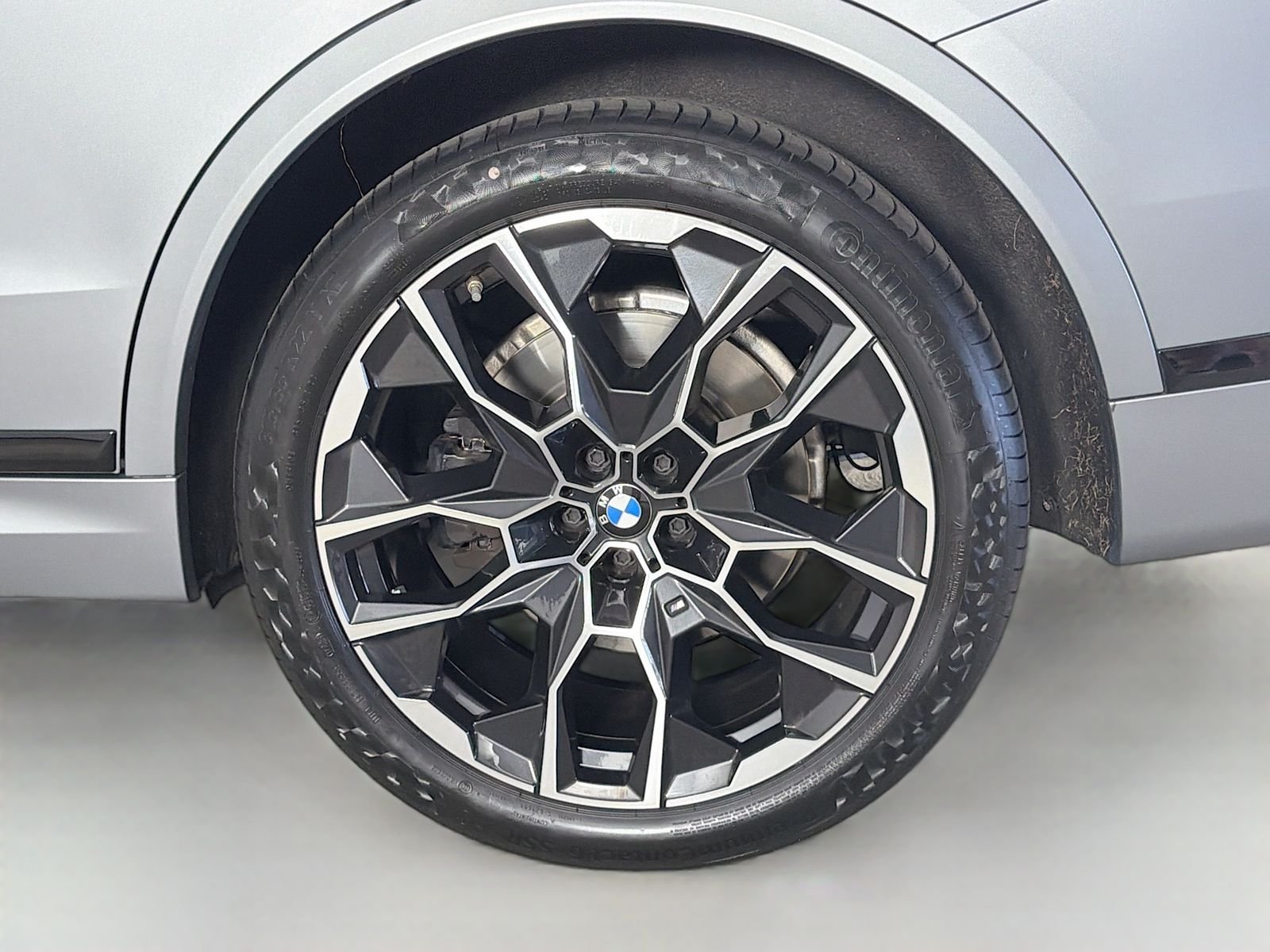 Certified Used 2024 Frozen Pure Grey Metallic BMW xDrive40i image 34