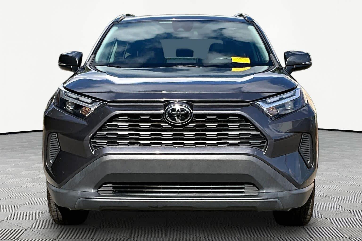 Used 2022 Magnetic Gray Metallic Toyota XLE image 4