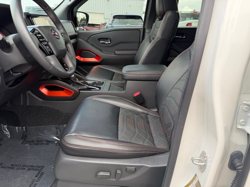 Used 2025 White Nissan PRO-4X image 30
