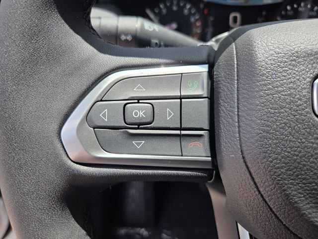 New 2026 Bright White Clearcoat Jeep Latitude image 17