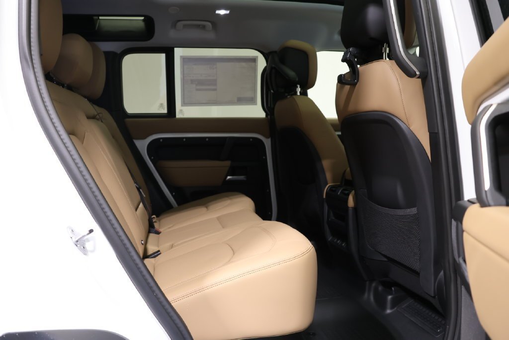 New 2026 Fuji White LAND ROVER S image 45