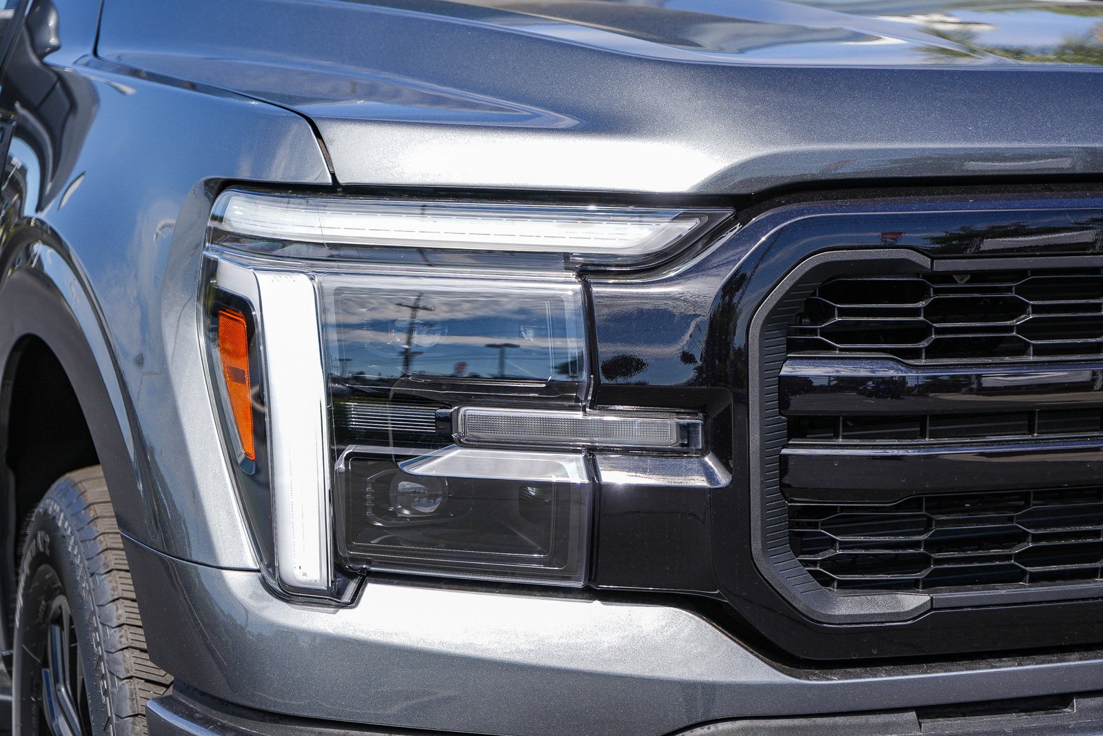 New 2026 Carbonized Gray Metallic Ford Lariat® image 5