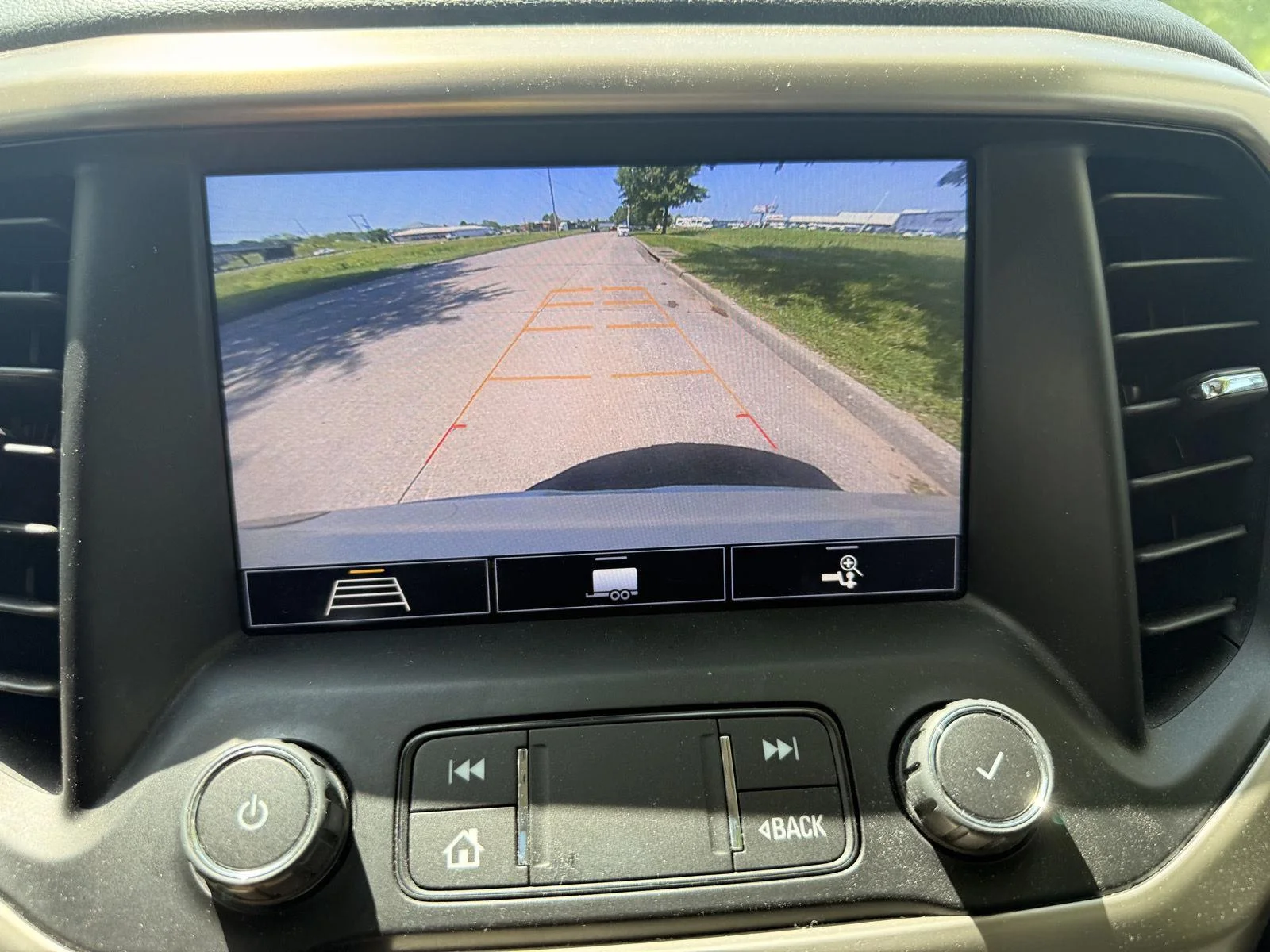 Used 2020 White Frost Tricoat GMC Denali image 20