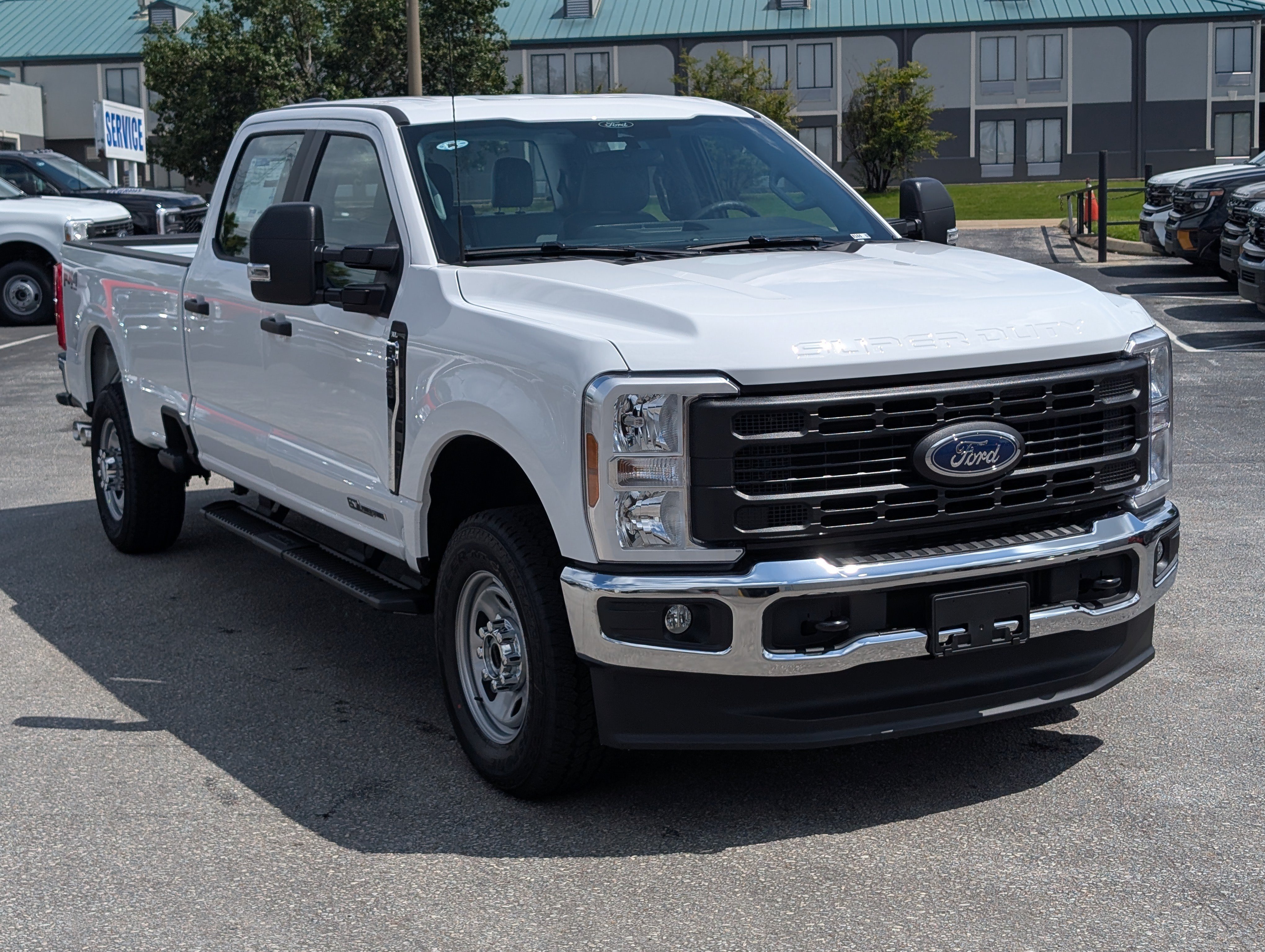 New 2026 Oxford White FORD F-350® XL image 4